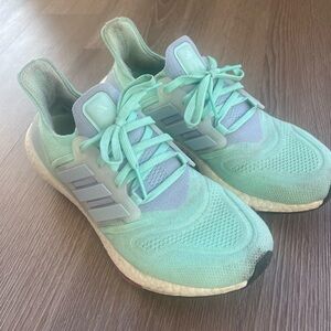 Adidas Ultraboost 22 Running Shoes